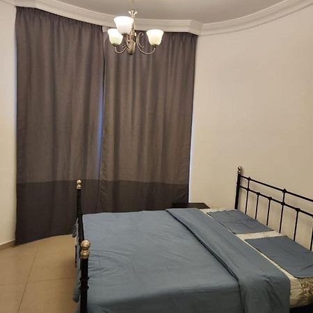 Furnished Studio Apartment Near Business Bay Metro Station Dubai Exteriör bild
