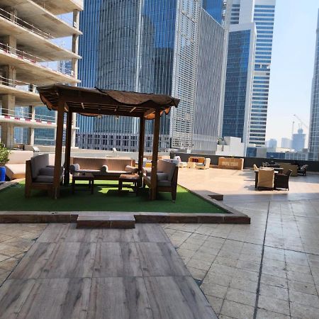 Furnished Studio Apartment Near Business Bay Metro Station Dubai Exteriör bild