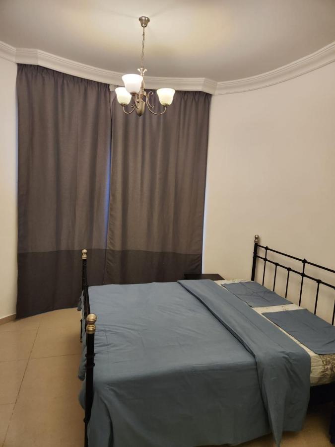 Furnished Studio Apartment Near Business Bay Metro Station Dubai Exteriör bild