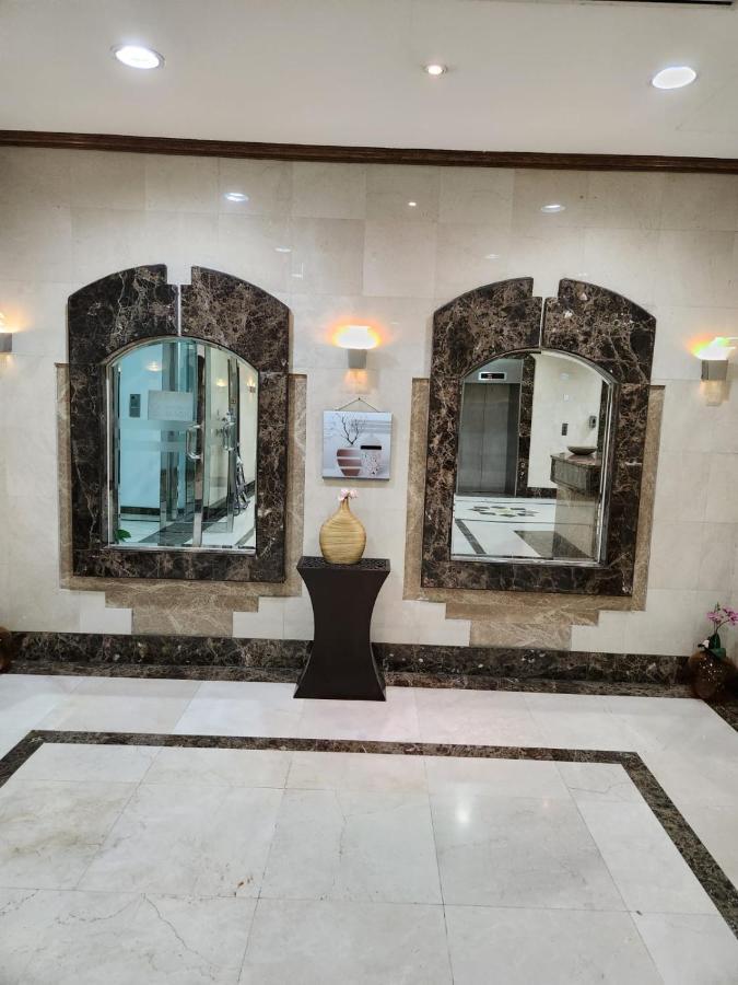 Furnished Studio Apartment Near Business Bay Metro Station Dubai Exteriör bild